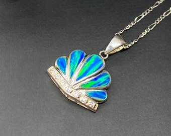 Collana con ciondolo in opale di fuoco blu fatto a mano in argento Sterling