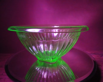 1930a Optic Glow In The Dark Antique Mixing Bowl / Fast Safe Free Shipping