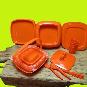 Mod Picnic Basket Set / 1970s Funky Set / Fast Safe Free Shipping