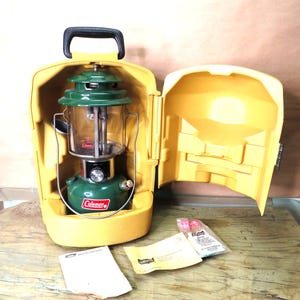 Nice Coleman Lantern & Case / Extremely Nice 6-75 Coleman Lantern / Fast Safe Free Shipping