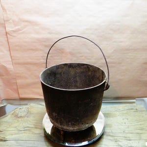 Antique Cast Iron Cauldron / Fast, Safe, Free, Shipping