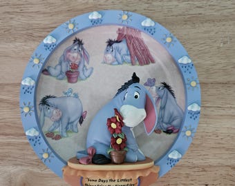 Winnie the Pooh Plate, Pooh's Picnic Plate, Winnie the Pooh 8 Inch
