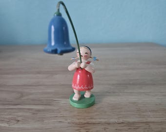 Erzgebirge Wendt Kuhn Flower Girl Holding A Bluebell Figurine