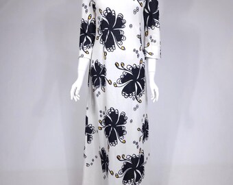 Sukienka maxi z rozkloszowanymi rękawami w stylu Marimekko z lat 70. z ręcznie nadrukowanymi kwiatami w kolorze złotym Finn Finland w stylu Marimekko, rozmiar S