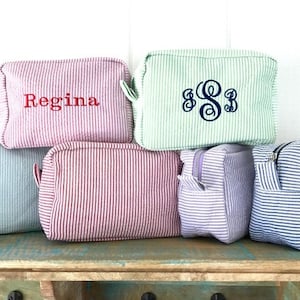 Shipping included! Personalized Makeup Bag, Seersucker Bag, Tote, kid bag, Toiletry bag, Bridal gift, Baby gift, birthday bag, pet bag,