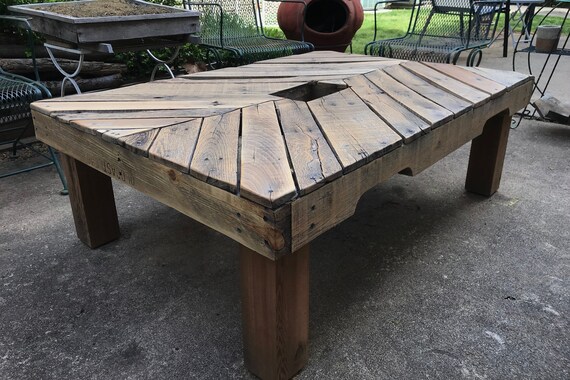 Chevron Pallet Wood Patio Table Local To Tulsa Etsy
