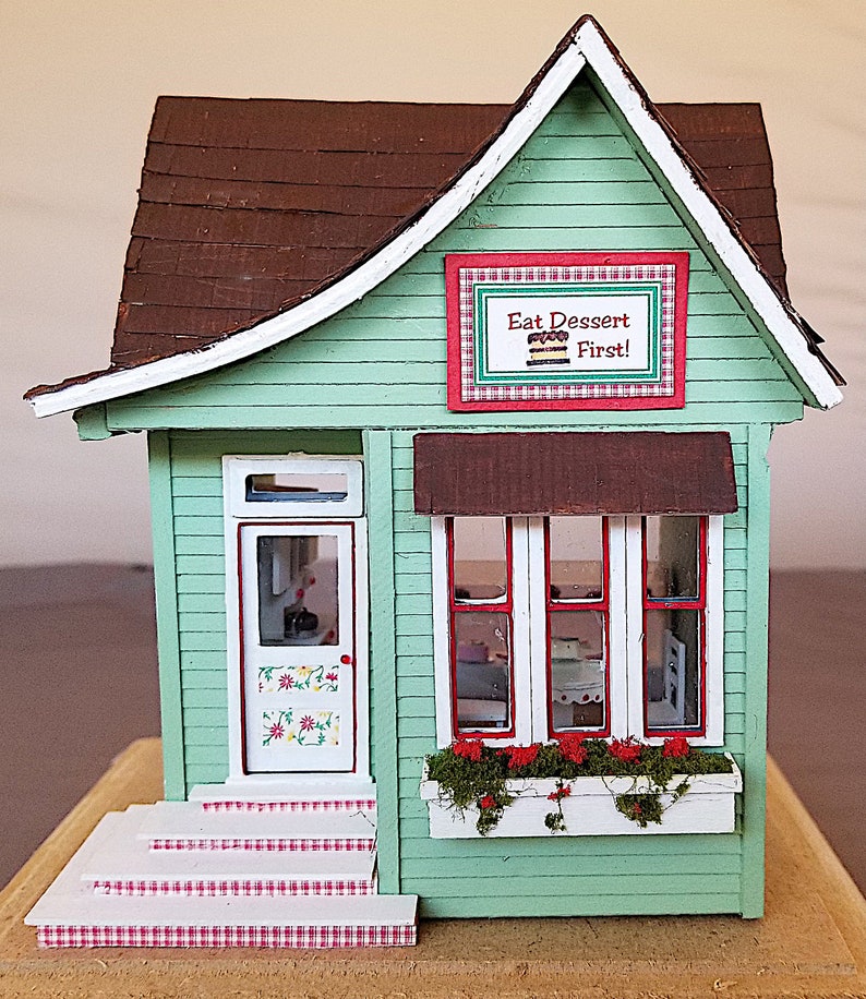 TOWNHOUSE OR FAIRY HOUSE DOLLHOUSE MINIATURE KITCHEN TABLE KIT 1:48 SCALE