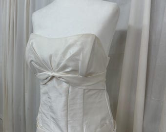 1990s Vintage Strapless Formal Dress Off-White Taffeta With Elegant Draped Details