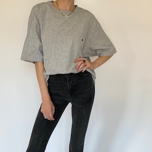Vintage Tommy Hilfiger Grey T-Shirt (XL)
