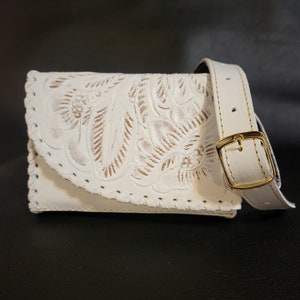White bag for women, Hand tooled leather, crossbody bag, Rodeo Retro Vintage, shoulder bag, bohemian, rodeo gift for  girls, boho bag