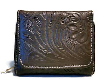 Womens leather wallet with zipper for cards and coins