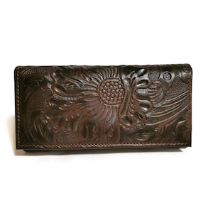 Cartera de cuero marrón rústico con relieve floral para mujer, hecha a mano, de cuero de grano completo, estilo bohemio occidental, para tarjetas, regalo para ella