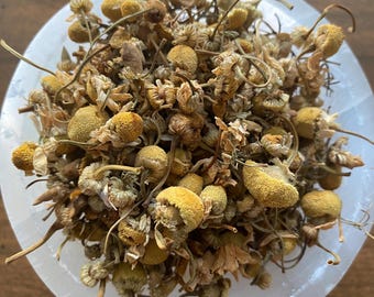 Dried Chamomile Flowers: Wedding Confetti, Tea, Soap, Candle Herbs (Sample Pouch)