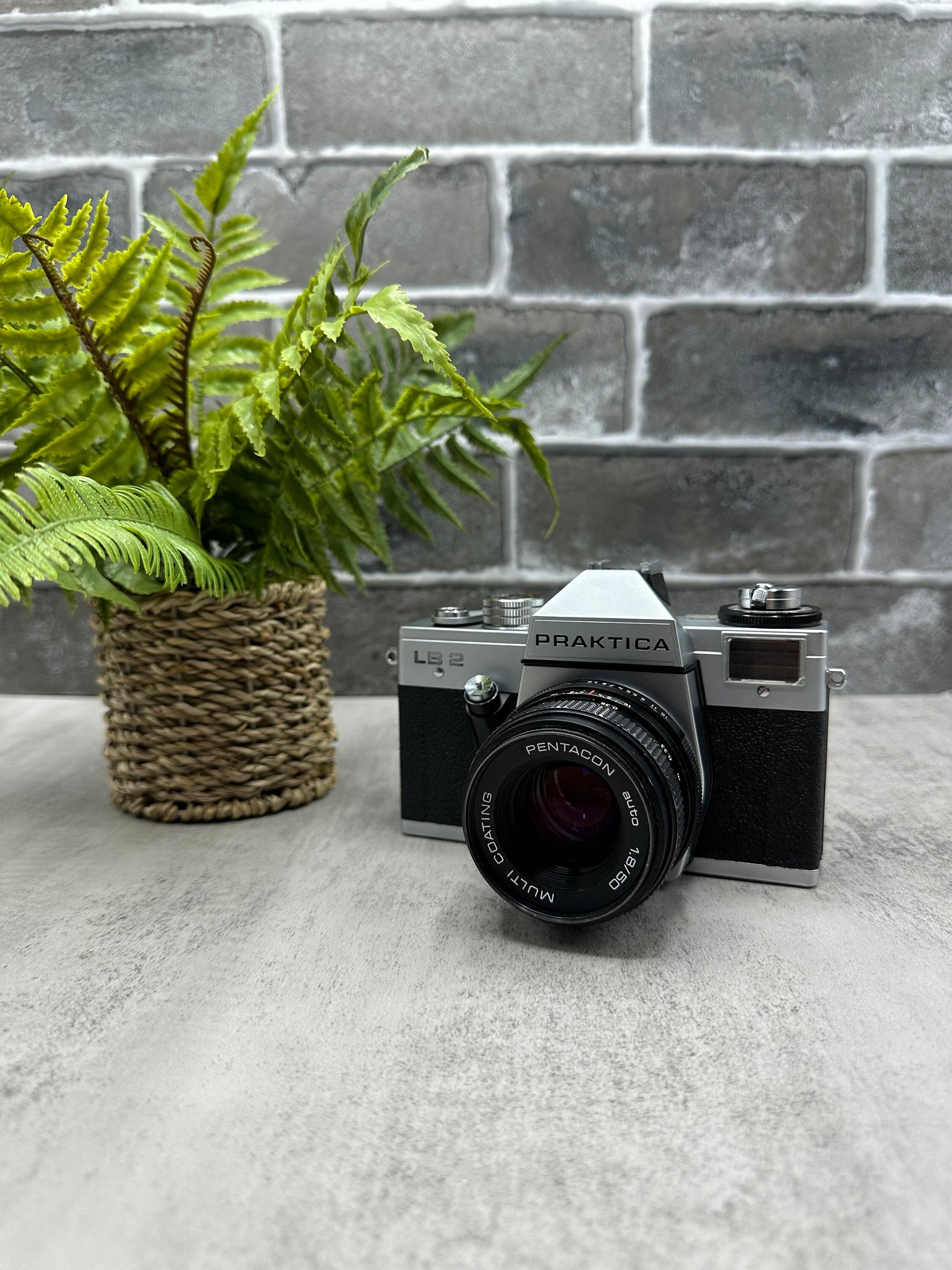 PRAKTICA LB2 ボディ PENTACON Random Camera Blog: The Praktica LB2