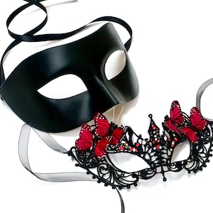 Couple&#39;s Masquerade Mask Set: Black Lace & Butterfly Mask