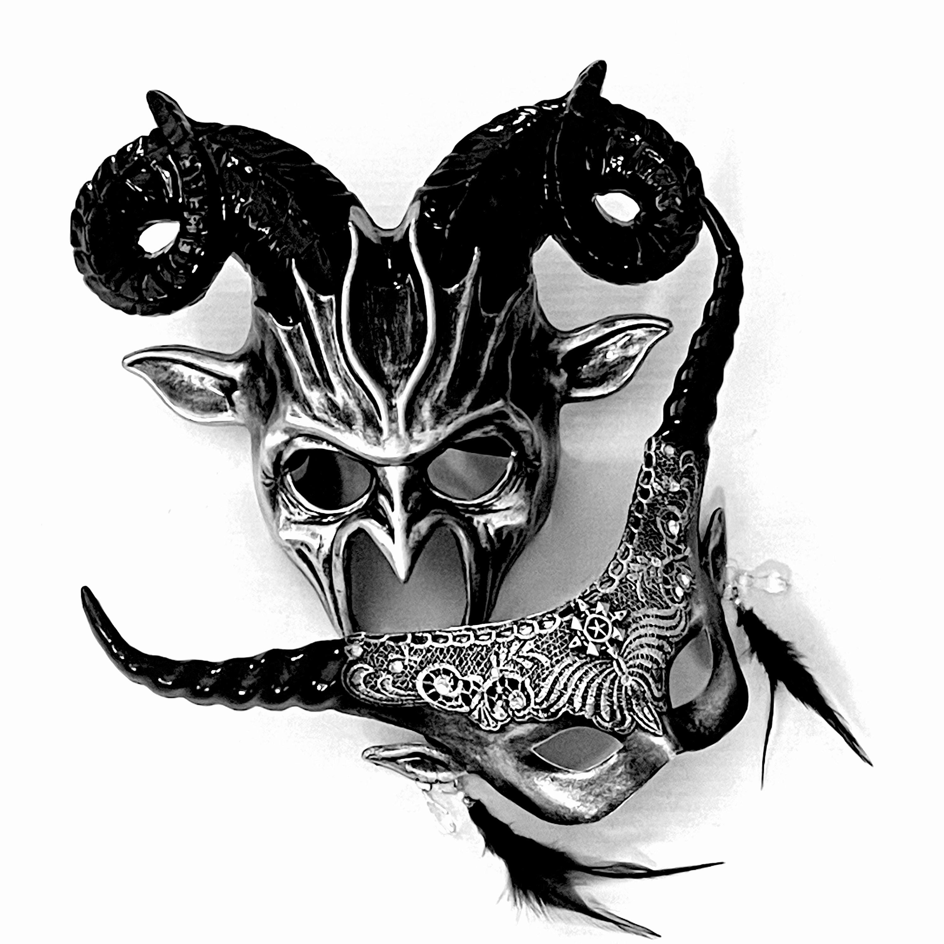 Black Silver Horned Masquerade Mask: Lightweight Party Devil