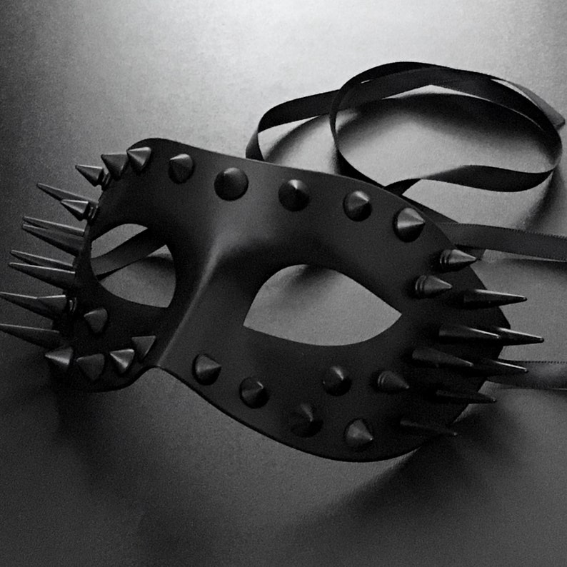 spike head mask