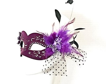 Máscara morada de mascarada, máscara de mujer de piel sintética para fiestas de baile.