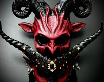 Black and Red Horned Masquerade Mask: Halloween Party Mask