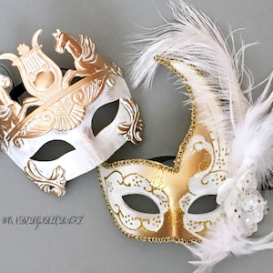 Feather Masquerade Mask Set: Couple&#39;s Carnival Ball Masks