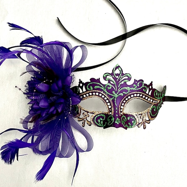 Purple Feather Masquerade Mask: Carnival Mardi Gras Ball Mask