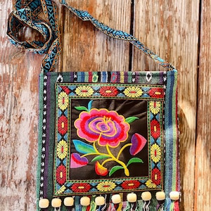 Cambaya Embroidery Crossbody Bag