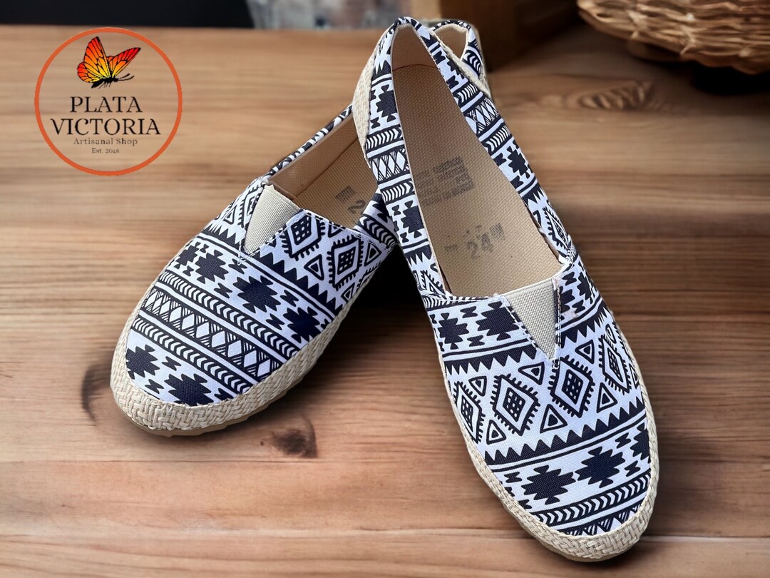 Size 39 Cloth Moccasins Aztec Shapes main image 0