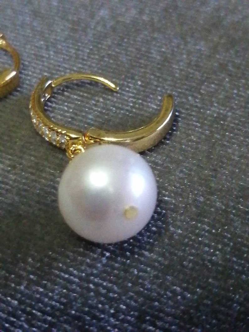 Gold-plated Creole earrings and white Edile cultured pearls