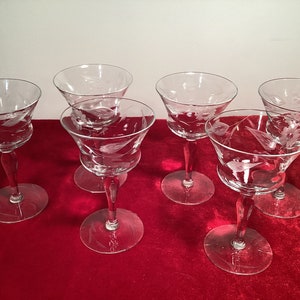 Beautiful set of 6 Etched Liquor/Sherry Stemware