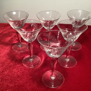 Set of 6 gorgeous etched barware martini / cocktail glasses etc.