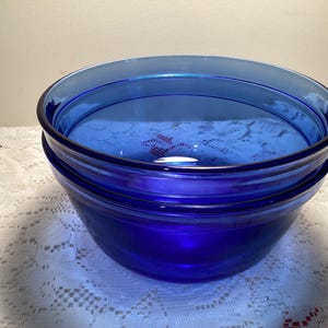 Set von 2 Anchor Hocking Servieren/Mixing Kobalt Blau Schüsseln 2,5 Quart Größe