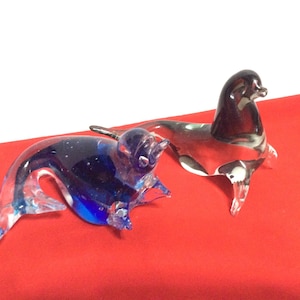 Nice pair of glass sea lions figurines