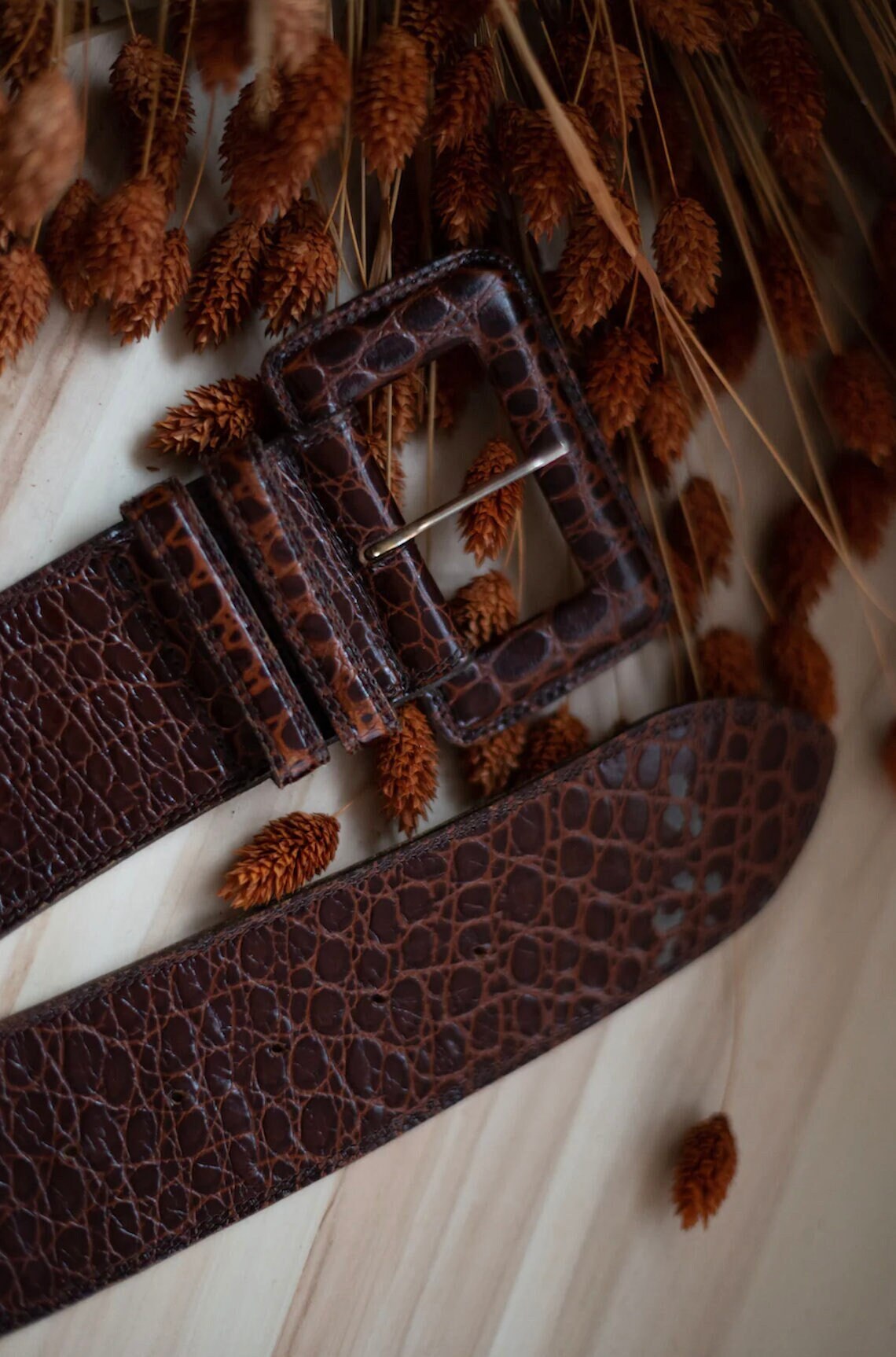 Vtg Brown Leather Belt | Vintage Clothing Shop | Shop  display picture 1