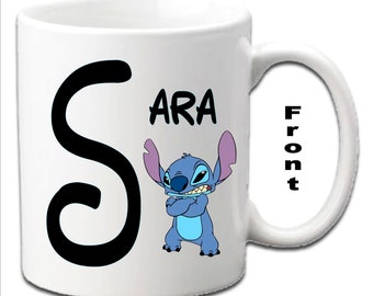 Tazas blancas personalizadas con inicial impresa y personaje STITCH