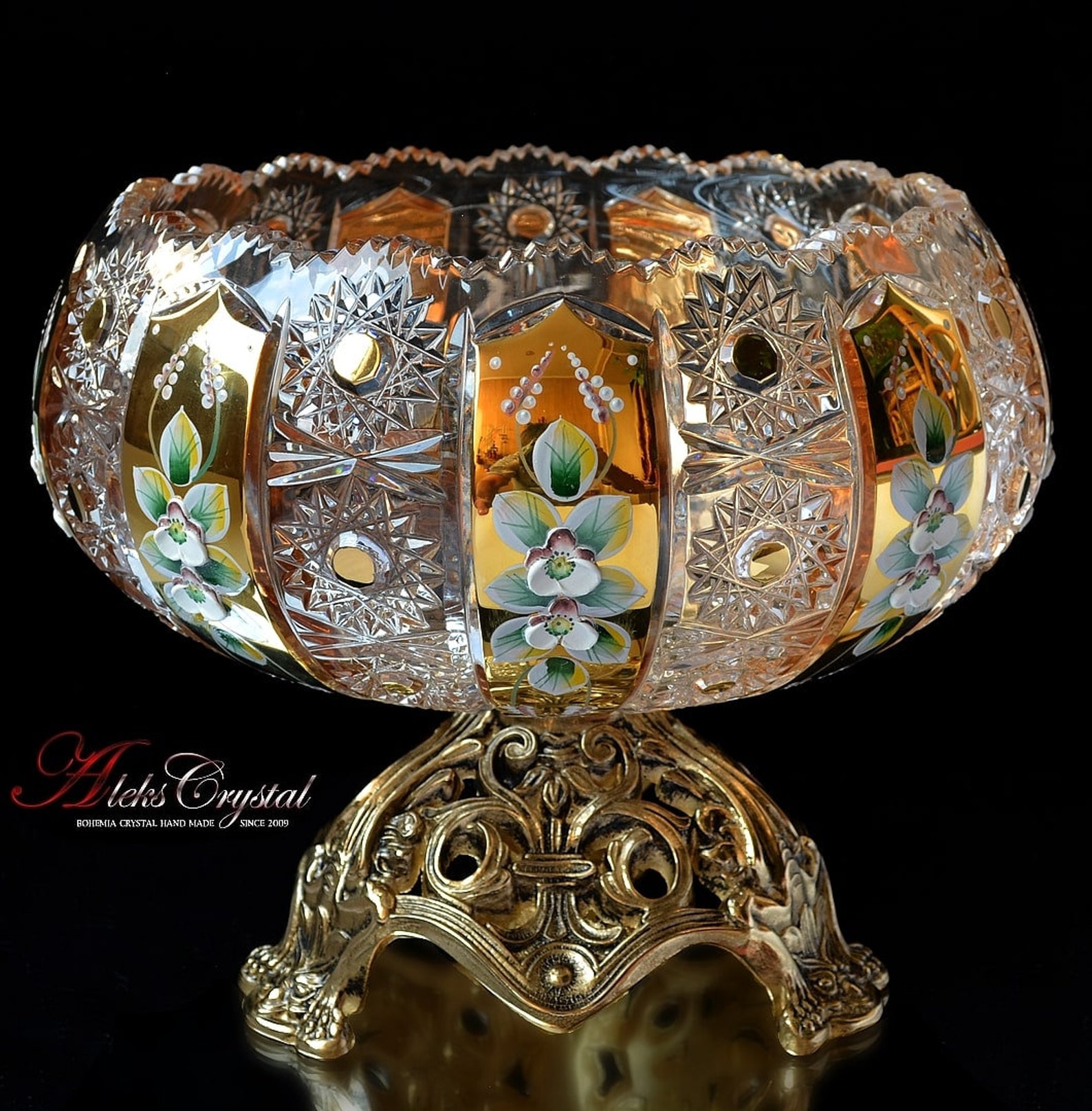 изделия из богемского хрусталя. ваза чешский хрусталь богемия. хрусталик богемский хрусталь. салфетница хрустальная богемия. хрустальная ваза для пунша.