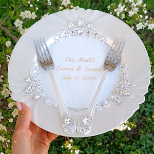 Spersonalizowany zestaw do toastów weselnych: kieliszki do szampana, zestaw serwerów do ciasta, świeca Unity, talerz i widelce