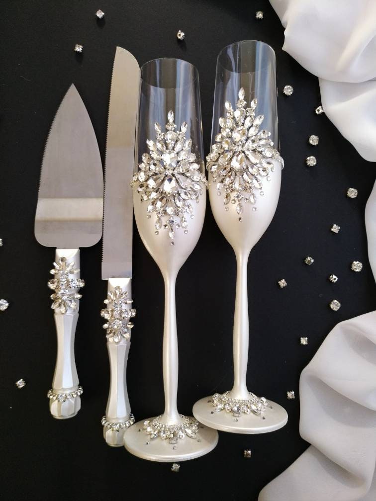 Champagne Flutes and Cake Server Set Personalized Cake Cutting Set