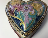 A Stunning Vintage Hand-Made Hand-Painted Porcelain Trinket Box Dish Ring Box Jewellery Box, from France