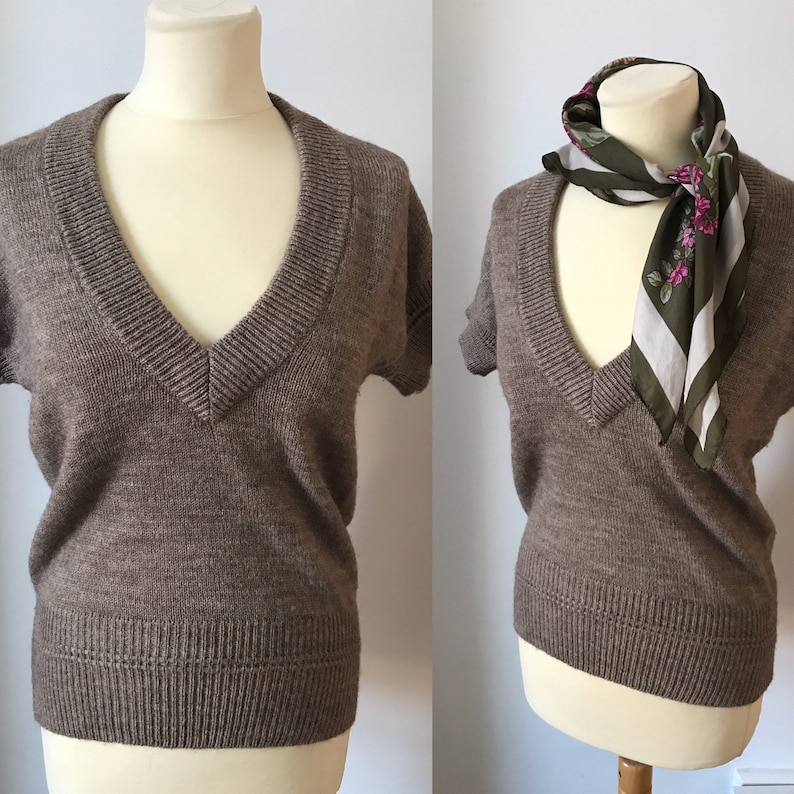 Brown 1950s style vintage wool jumper; Short sleeves V Neck; Women\u2019s UK 12 14 US 8 10 EU 40 42 Rockabilly Pin Up