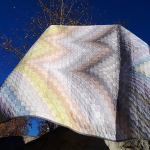 King size Bargello Quilt zum Verkauf Ivory grau zarte große gesteppte werfen handgefertigt Einzigartige Leichte Sommer Wendedecke mit Landkarten