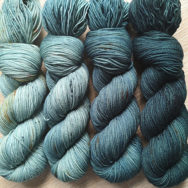 Fading-Set 4 x 400m/100g Merino pur! Traumwolle mit leichtem Glanz in grün/blauem Farbverlauf. Mulesingfrei.