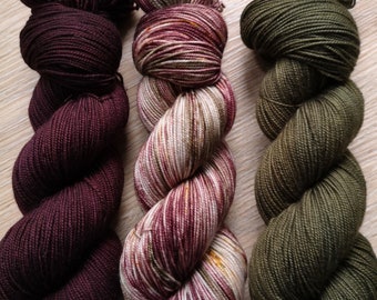 Schal-Set, Merino-Pur! Handgefärbt und extra soft in Pflaume und Green moor.  Mulesingfrei!