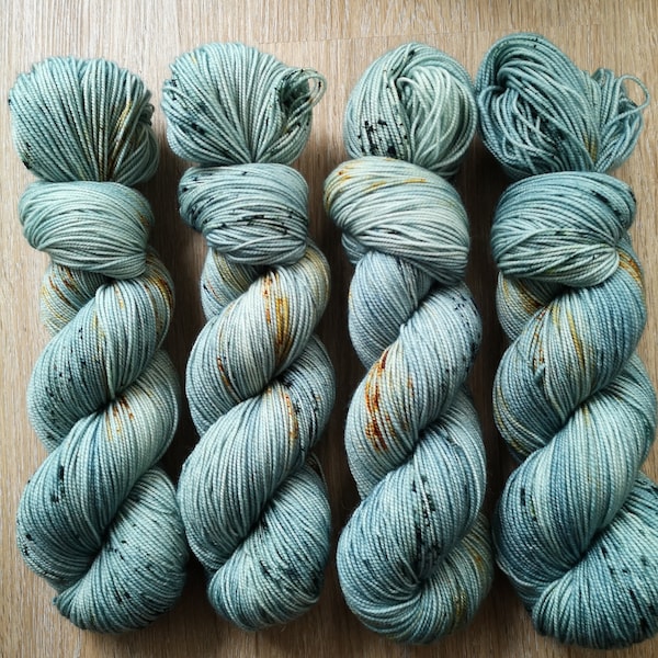 Merino-Pur! Handgefärbt und extra soft "Grün-Blau hell" mit Speckles, Sweater. Mulesingfrei!