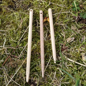 Wooden needle set