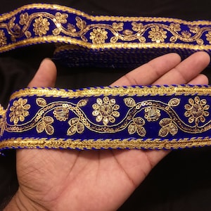 Indisch blauwe en gouden bloemen geborduurde pailletten jacquard lint kanten rand met verfraaiing look voor knutselen naaien en stoffen accessoires