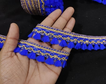 Garniture indienne en dentelle à franges et pompons faits à la main avec bordure décorative pour travaux manuels, couture et accessoires en tissu.