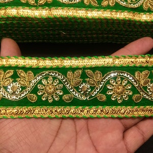 Indisches Grün und Gold Floral gestickte Pailletten Jacquard Band Spitzenbesatz mit Verschönerungslook für das Basteln von Näh- und Stoffaccessoires