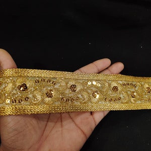 Renda de jacquard com lantejoulas e lantejoulas bordadas com flores douradas indianas e acabamento em enfeite para artesanato, costura e acessórios de tecido