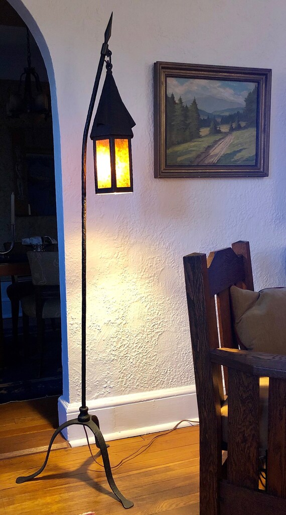 Unique Antique Arts And Crafts Gothic Style Floor Lamp Mica Paneled Shade Hammered Metal Excellent Condition