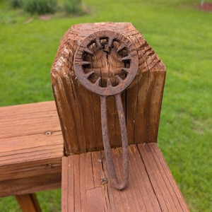 Vintage Cast Iron Hand-Held Jiffey Corn Sheller Nubber Removes Kernels Farm Farmers Implement Tool Garden Gardner Gardening Outdoor
